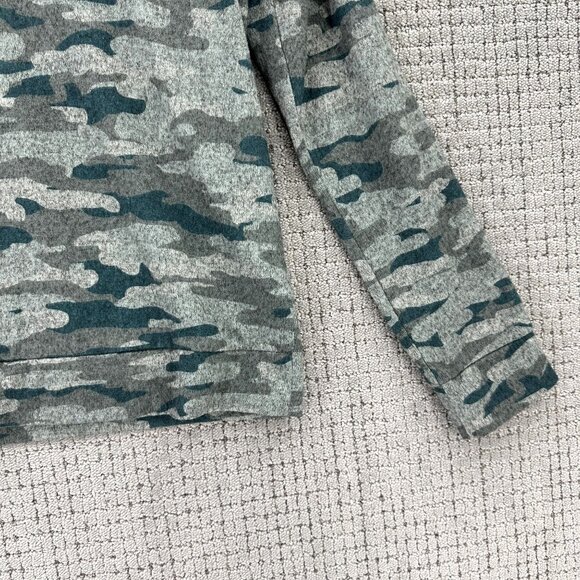 Carve Design Top Womens Size L Large Green Pullover Long Sleeve Camo V-Neck - Picture 3 of 9